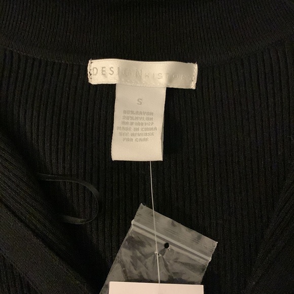 Long sleeve faux button top - Picture 2 of 3